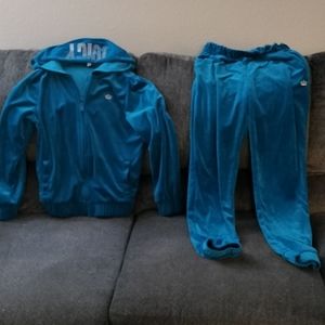 Children's- JUICY COUTURE Children's sweatsuit set teal.  Large